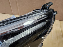 Laden Sie das Bild in den Galerie-Viewer, Frontscheinwerfer Toyota Hilux 81110-0K941 LED Ein Stück (Rechts oder Links)