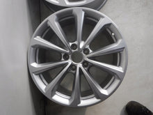 Laden Sie das Bild in den Galerie-Viewer, 1x Alufelge 18 Zoll 8.0" 5x112 40ET Glanz Silber 8B3601025D Audi A5 I Rim Wheel FEL9334107086im