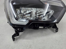 Laden Sie das Bild in den Galerie-Viewer, Frontscheinwerfer Renault Master III 260105567R Rechts Scheinwerfer Headlight SCH9567364438fz
