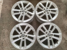 Laden Sie das Bild in den Galerie-Viewer, 4x Alufelge 17 Zoll 6.5" 5x112 43ET Glanz Silber 8Y0601025L Audi A6 A4 Rim Wheel FEL3782394845xt