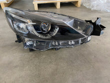 Laden Sie das Bild in den Galerie-Viewer, Frontscheinwerfer Mazda 6 Gj Ein Stück (Rechts oder Links) Headlight