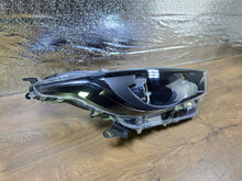 Laden Sie das Bild in den Galerie-Viewer, Frontscheinwerfer Toyota 4 Yaris Rechts Scheinwerfer Headlight