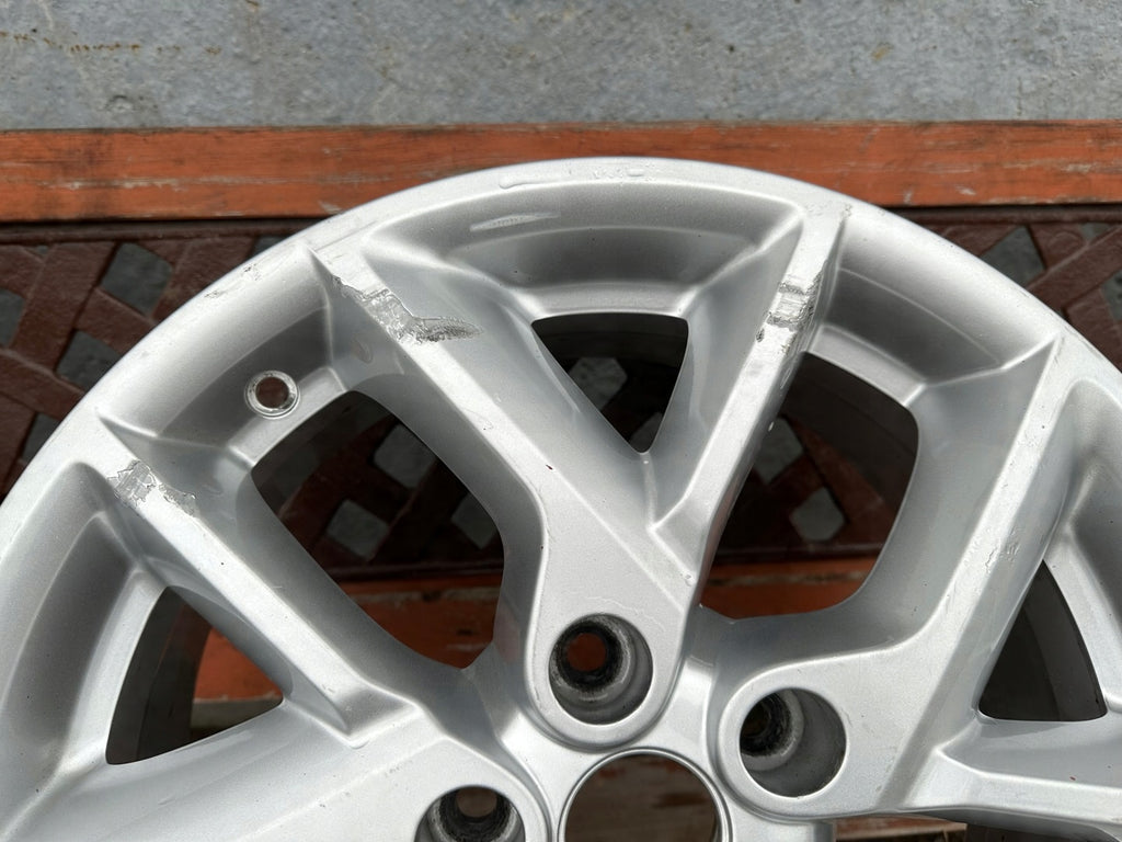 1x Alufelge 17 Zoll 7.0" 5x114.3 40ET Glanz Silber 403002509R Renault Kadjar