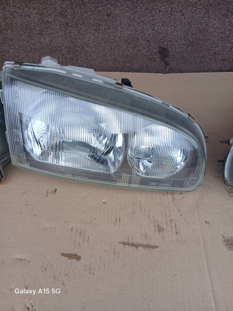 Frontscheinwerfer Mitsubishi Delica Space Gear Ein Satz Scheinwerfer Headlight
