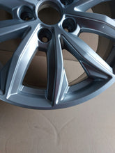 Load image into Gallery viewer, 1x Alufelge 17 Zoll 7.0&quot; 5x112 34ET Glanz Silber 80A601025 Audi Q5 Rim Wheel