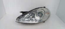 Load image into Gallery viewer, Frontscheinwerfer Mercedes-Benz W169 A1698200561 Ein Stück (Rechts oder Links) SCH5770606136xy