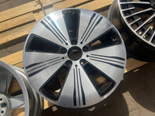 Laden Sie das Bild in den Galerie-Viewer, 1x Alufelge 18 Zoll 5x112 A2434010100 Mercedes-Benz Eqb Rim Wheel FEL3669276603ud