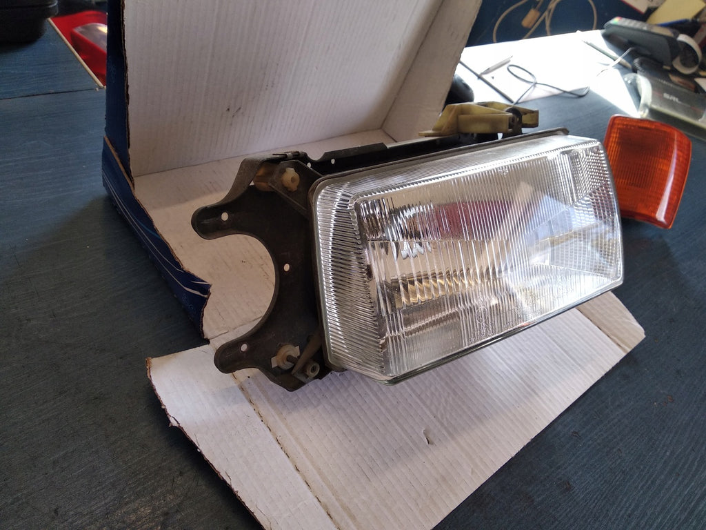 Frontscheinwerfer Audi 80 90 B2 301129120 Rechts Scheinwerfer Headlight