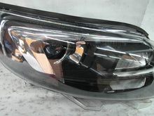 Laden Sie das Bild in den Galerie-Viewer, Frontscheinwerfer Opel Zafira A Vivaro 9832836480-00 Rechts Headlight