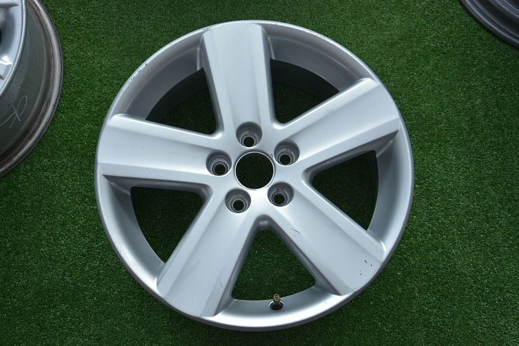 1x Alufelge 16 Zoll 6.5" 5x100 43ET Glanz Silber 6Q0601025S VW Polo Rim Wheel