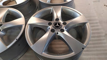 Laden Sie das Bild in den Galerie-Viewer, 4x Alufelge 17 Zoll 7.0" 5x112 51ET A4474012200 Mercedes-Benz V-Class V Class FEL4221859350dz