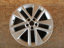 Laden Sie das Bild in den Galerie-Viewer, 1x Alufelge 17 Zoll 7.0&quot; 5x100 46ET 6V0601025C Skoda Fabia Iii Rim Wheel