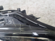 Laden Sie das Bild in den Galerie-Viewer, Frontscheinwerfer Toyota Hilux VIII MKE174 Rechts Scheinwerfer Headlight SCH2279865543ty