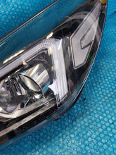 Load image into Gallery viewer, Frontscheinwerfer Hyundai Tucson 92101D7600 Links Scheinwerfer Headlight