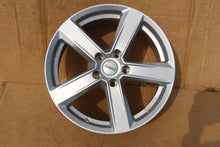 Laden Sie das Bild in den Galerie-Viewer, 1x Alufelge 17 Zoll 7.5&quot; 5x112 52ET KBA53527 Rim Wheel