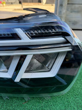 Load image into Gallery viewer, Frontscheinwerfer Dacia Duster 260106194R 260109550R Rechts Headlight