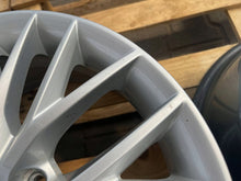 Laden Sie das Bild in den Galerie-Viewer, 1x Alufelge 17 Zoll 5x112 5F0601025H Seat Leon Rim Wheel FEL7325488580mq
