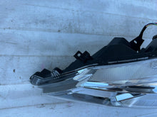 Laden Sie das Bild in den Galerie-Viewer, Frontscheinwerfer Mitsubishi Space Star 8301D445 LED Links Headlight