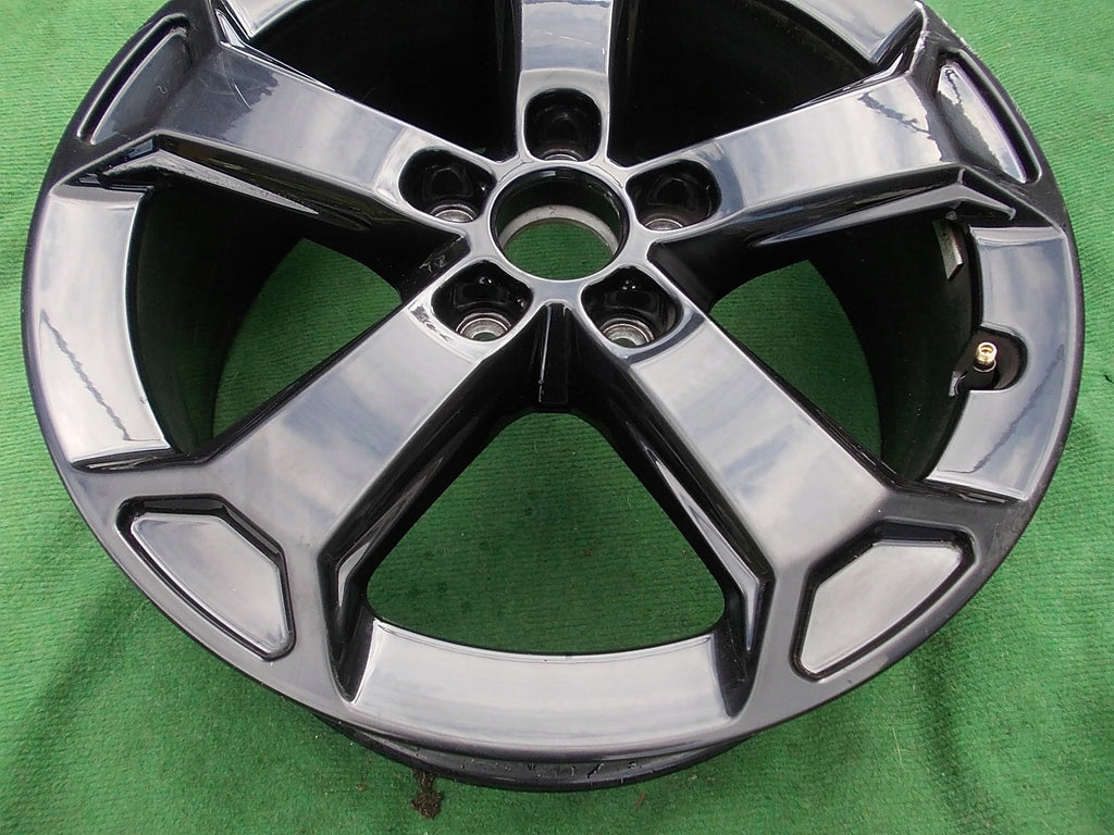 1x Alufelge 17 Zoll 7.0" 5x112 45ET Glanz Schwarz 81A071497AAX1 Audi Q2