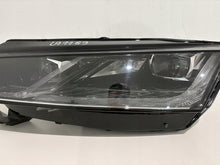 Laden Sie das Bild in den Galerie-Viewer, Frontscheinwerfer Skoda Octavia IV 5E4941015B LED Ein Stück (Rechts oder Links) SCH7357737334ft