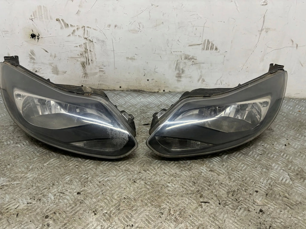 Frontscheinwerfer Ford Focus Ein Stück (Rechts oder Links) Headlight