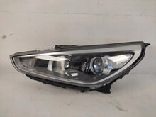 Laden Sie das Bild in den Galerie-Viewer, Frontscheinwerfer Hyundai I30 III 92101-G4020 Ein Stück (Rechts oder Links)