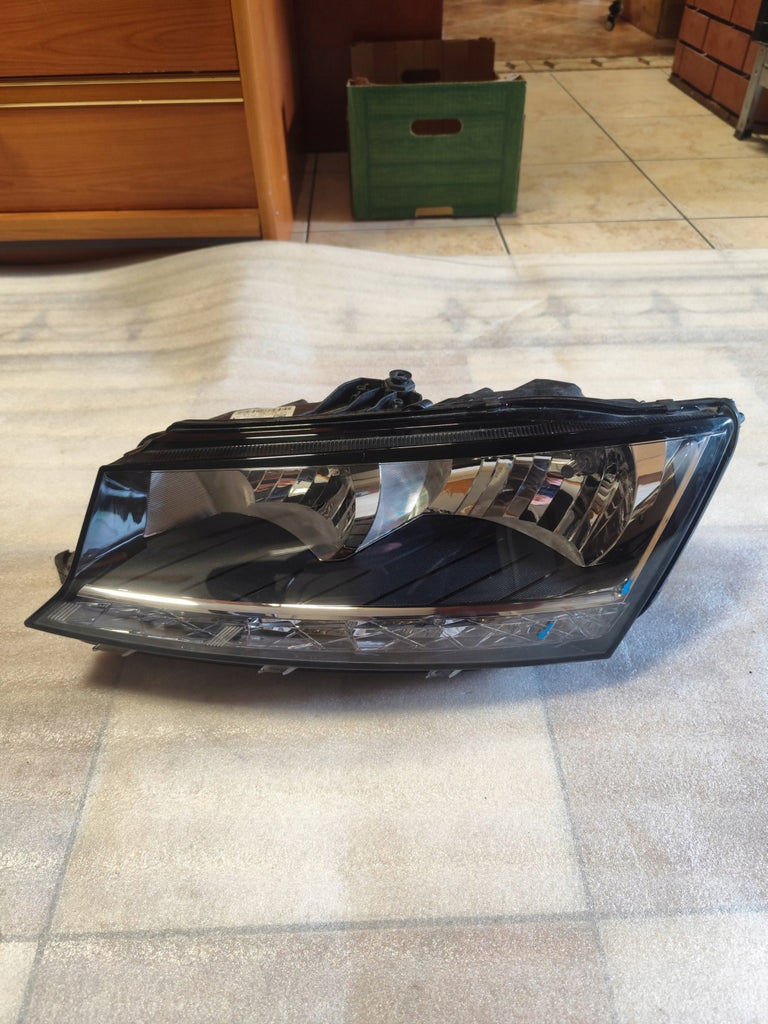 Frontscheinwerfer Skoda Fabia III 6V1941015D Links Scheinwerfer Headlight SCH6346619385da