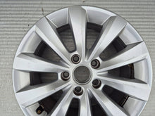 Load image into Gallery viewer, 1x Alufelge 16 Zoll 5C0601025T VW Beetle Rim Wheel FEL2321930322aj