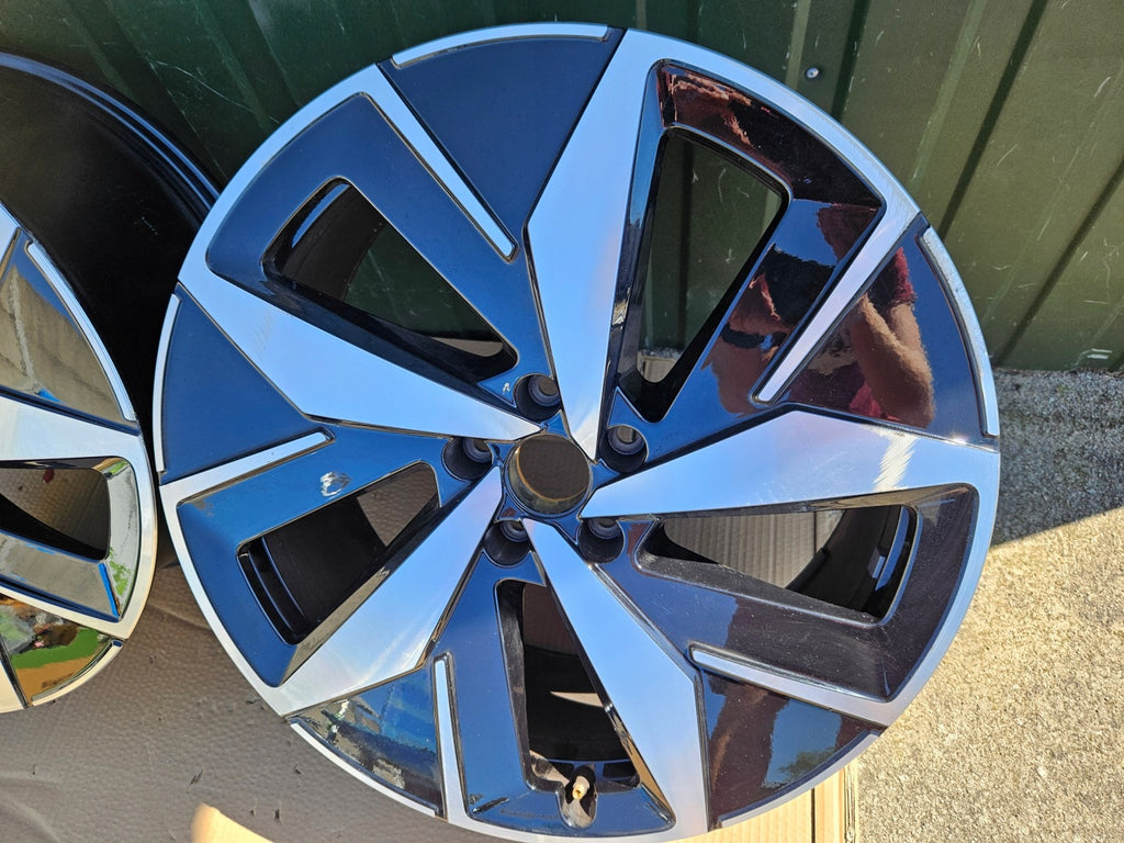 1x Alufelge 20 Zoll 8.0" 5x112 45ET 11A601025G VW Id.5 Id.4 Rim Wheel FEL2336823089oq