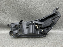 Laden Sie das Bild in den Galerie-Viewer, Frontscheinwerfer Toyota VIII Rechts Scheinwerfer Headlight SCH3465120257bf