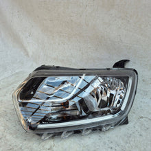 Laden Sie das Bild in den Galerie-Viewer, Frontscheinwerfer Dacia Duster 260609367R Links Scheinwerfer Headlight