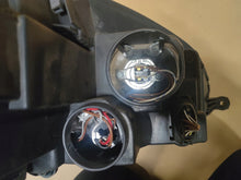 Laden Sie das Bild in den Galerie-Viewer, Frontscheinwerfer VW Golf V Xenon Links Scheinwerfer Headlight SCH3734063137wl