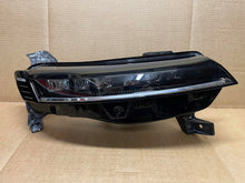 Laden Sie das Bild in den Galerie-Viewer, Frontscheinwerfer Renault Megane 260104574R Rechts Scheinwerfer Headlight SCH8002402939is