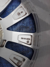 Laden Sie das Bild in den Galerie-Viewer, 1x Alufelge 17 Zoll 7.0&quot; 5x112 54ET 5K0601025Q VW Golf Vi Rim Wheel