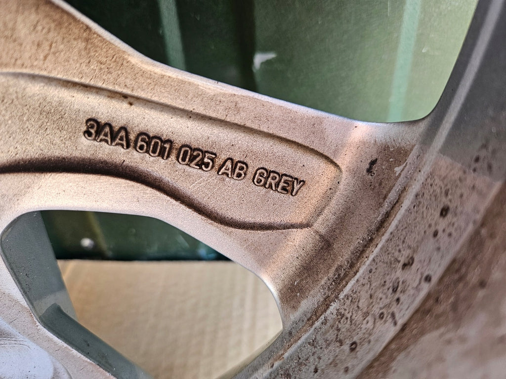 1x Alufelge 18 Zoll 8.0" 5x112 40ET 3AA601025AB VW Passat Alltrack Rim Wheel