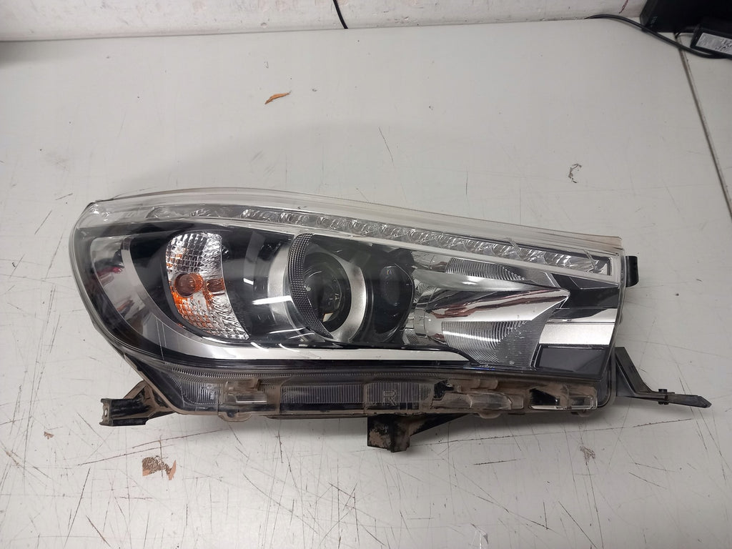 Frontscheinwerfer Toyota Hilux VIII LED Rechts Scheinwerfer Headlight SCH8235953957tj