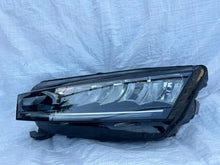 Laden Sie das Bild in den Galerie-Viewer, Frontscheinwerfer Skoda Octavia I 5E4941015 E258CB-153D29 Links Headlight SCH3595109943oa