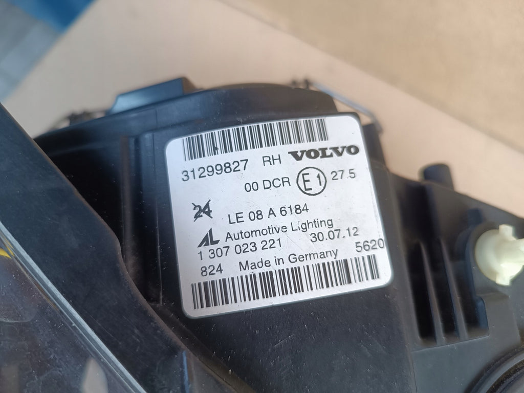 Frontscheinwerfer Volvo C30 31299827 Xenon Ein Stück (Rechts oder Links) SCH8979487081dz