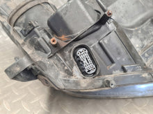Laden Sie das Bild in den Galerie-Viewer, Frontscheinwerfer Opel Astra H Xenon Links Scheinwerfer Headlight SCH3757540336wd