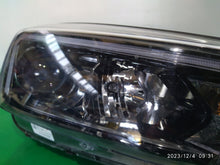 Laden Sie das Bild in den Galerie-Viewer, Frontscheinwerfer Hyundai Tucson 92102D7500 Rechts Scheinwerfer Headlight