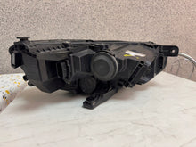 Laden Sie das Bild in den Galerie-Viewer, Frontscheinwerfer VW Passat B8 90172734 Links Scheinwerfer Headlight SCH3432965320xe