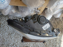 Laden Sie das Bild in den Galerie-Viewer, Frontscheinwerfer BMW 5 F11 F10 7203252-19 LED Rechts Scheinwerfer Headlight SCH6789046573on