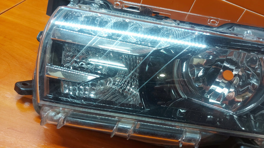 Frontscheinwerfer Toyota Corolla 81150-02E71 LED Ein Stück (Rechts oder Links)