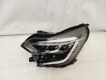 Laden Sie das Bild in den Galerie-Viewer, Frontscheinwerfer Renault Captur II 260104900R 260601693R Full LED Ein Satz SCH8709603704by