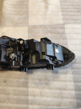 Laden Sie das Bild in den Galerie-Viewer, Frontscheinwerfer Honda Civic I 100-8F06E FALSE Scheinwerfer Headlight SCH8671117984op