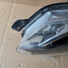Laden Sie das Bild in den Galerie-Viewer, Frontscheinwerfer Toyota Proace City 99808581280 Links Scheinwerfer Headlight SCH1576440423ps