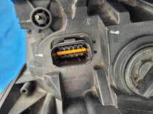 Laden Sie das Bild in den Galerie-Viewer, Frontscheinwerfer Opel Vivaro B 95517217 260102650R LED Rechts Headlight