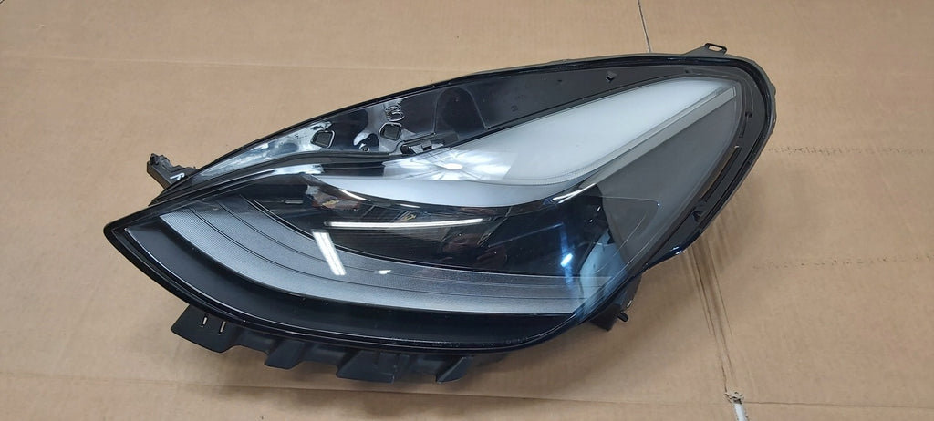 Frontscheinwerfer Tesla Model 3 1514952-00-D Full LED Links Headlight