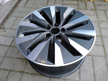 Load image into Gallery viewer, 1x Alufelge 18 Zoll 8.0&quot; 5x112 4K0601025B Audi A6 C8 Rim Wheel