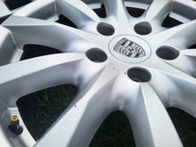 Load image into Gallery viewer, 4x Alufelge 18 Zoll 8.0" 5x130 53ET Glanz Silber 7P5601025 Porsche Cayenne FEL6199444233dk